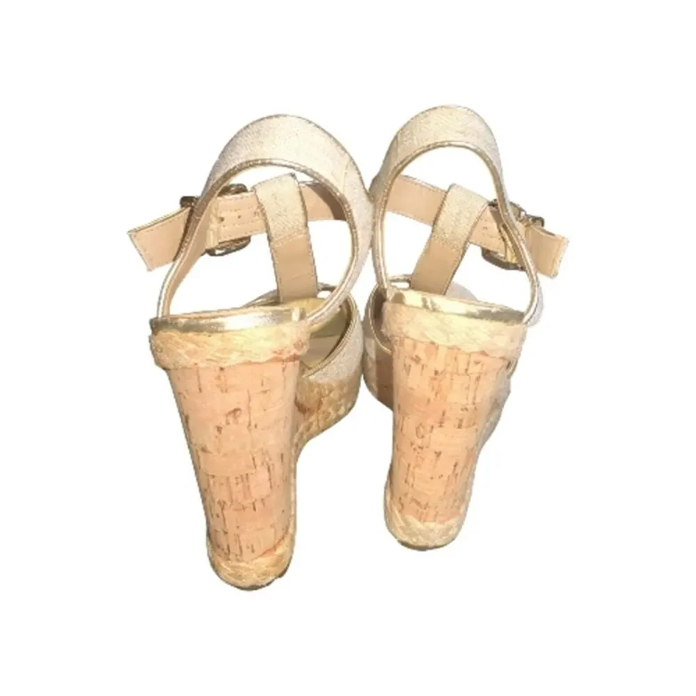 ANTONIO MELANI 9.5 Cream Gold Metallic Slingback Peep-Toe Ankle Strap Wedges